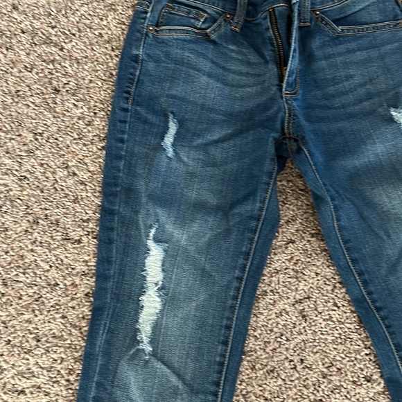 Distressed Crop Jeans - Picture 2 of 4